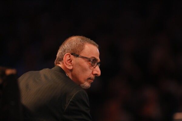 شاهد .. الحب في حياة زياد الرحباني.. قصص نساء تركن بصمتهن