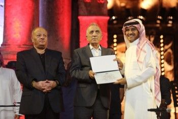 شاهد .. خالد عبد الرحمن يشعل مدرجات "الجنوبي" .. وجمهوره يردّد أغانيه قبل أن يبدأ