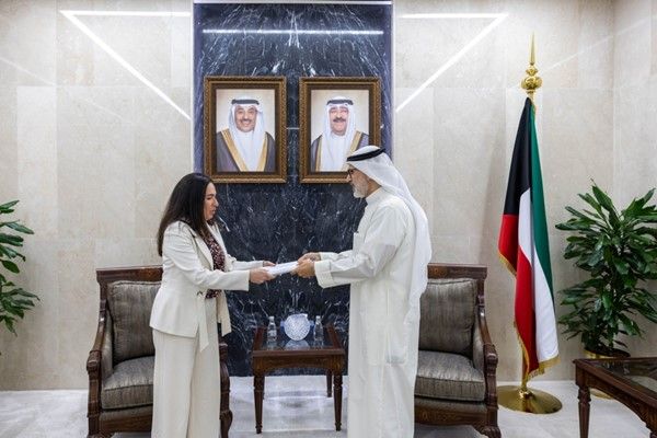 رئيس الوزراء يتلقى رسالة خطية من نظيره المصري تتعلق بالعلاقات الثنائية بين البلدين