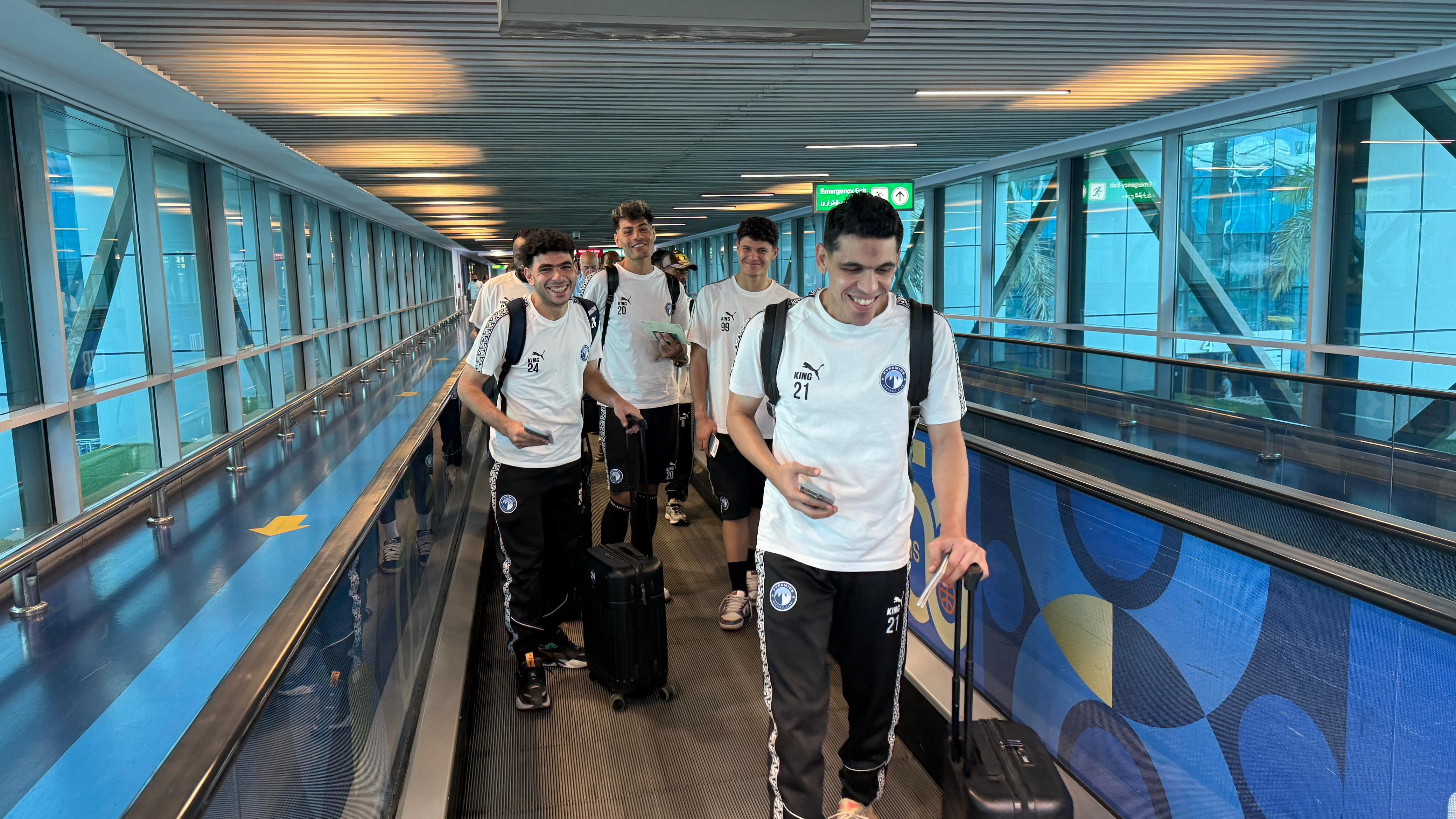 بعثة بيراميدز تصل مطار القاهرة استعدادًا للتوجه إلى السعودية لمواجهة أهلى جدة