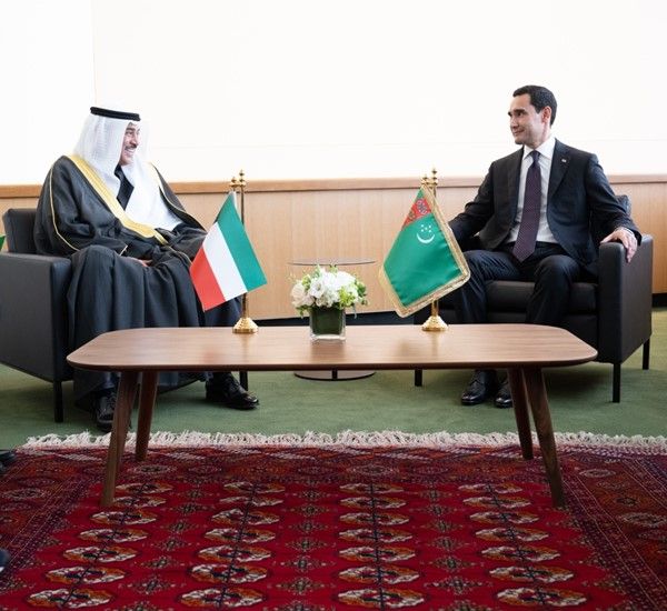 ممثل الأمير بحث مع رئيسي بنما وتركمانستان سبل تطوير العلاقات الثنائية