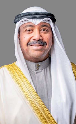 وزير الدفاع: علاقات تاريخية متجذرة مع السعودية