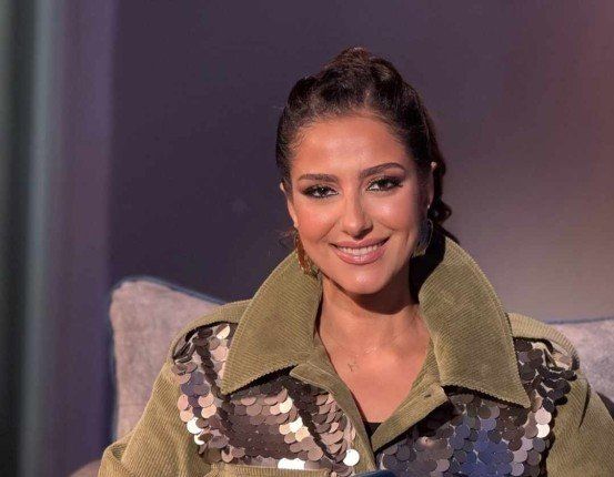 شاهد .. مهرجان VS-FILM للأفلام القصيرة جدًّا يكرم الفنانة حنان مطاوع