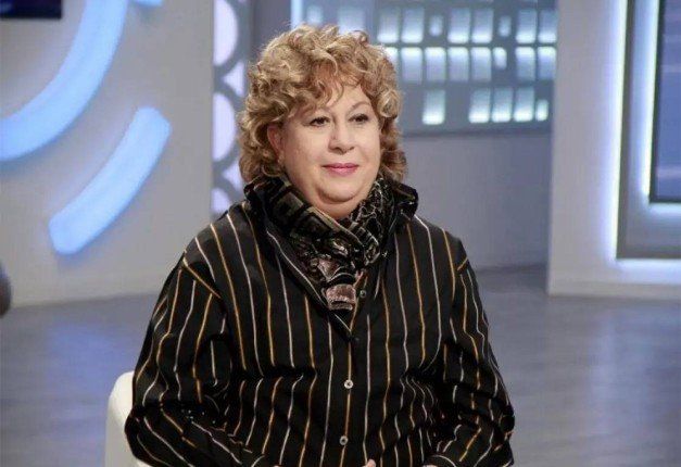 شاهد .. ظهور نادر لسمية الألفي في كواليس تصوير "سفاح التجمع".. (صور)