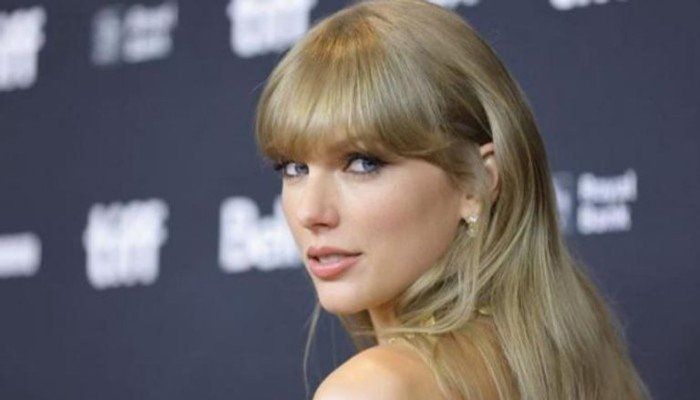 شاهد .. تيلور سويفت تطلق ألبومها الجديد "حياة فتاة استعراض" بحملة ترويجية ضخمة حول العالم