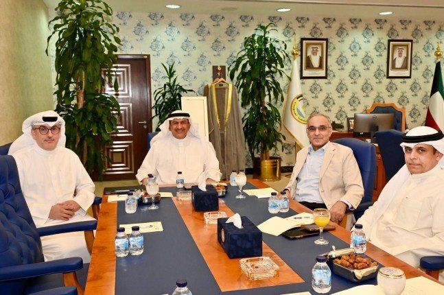 شاهد .. محافظ الجهراء يبحث مع الأمين العام للمجلس الوطني للثقافة ترتيبات الموسم الثقافي بالقصر الأحمر