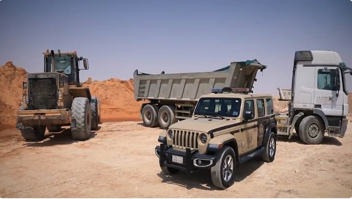 اتفرج – ضبط مخالفين من الجنسية السودانية لاستغلالهما الرواسب بمحافظة الوجه