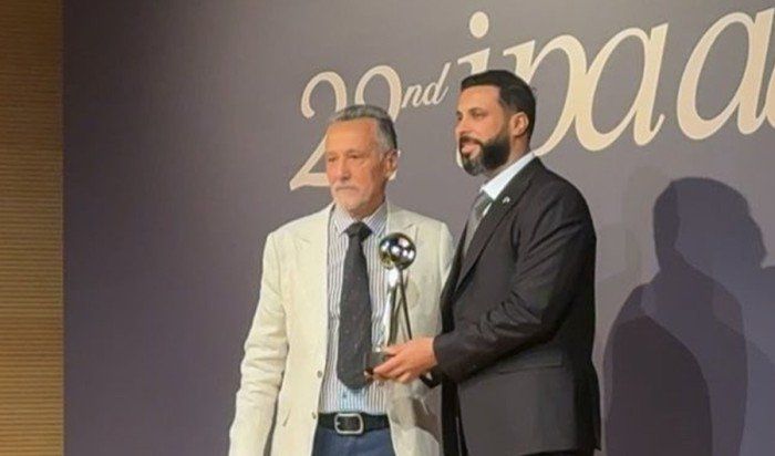 شاهد .. مصور كويتي يفوز بالمركزين الأول والثاني على مستوى العالم في مسابقتي التصوير المعماري والتصوير الرياضي في اليونان