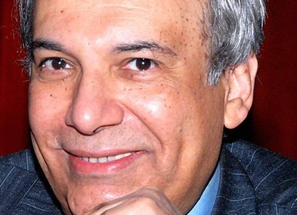 شاهد .. وفاة المخرج والمؤرخ المسرحى عمرو دوارة وتشييع جنارته فى الإسكندرية