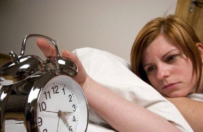 لماذا يزداد اضطراب النوم بعد سن الأربعين؟ خبير يوضح الأسباب والحلول