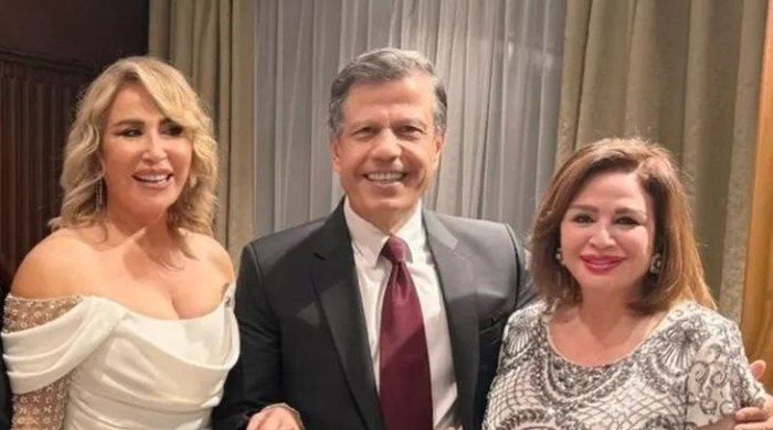 شاهد .. برسالة مؤثرة.. إلهام شاهين تهنئ إيناس الدغيدي بزواجها