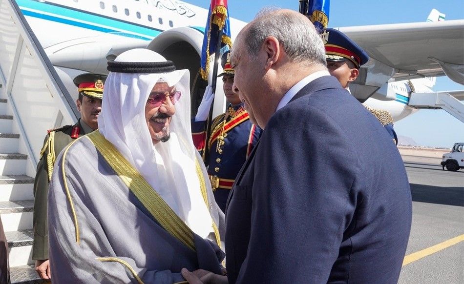 ممثل الأمير سمو رئيس الوزراء عقب وصوله إلى شرم الشيخ: نأمل أن تهيئ القمة الظروف لعملية سياسية تفضي إلى سلام عادل وشامل