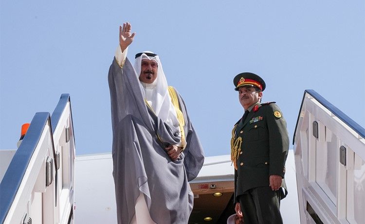 ممثل الأمير رئيس الوزراء يتوجه إلى مصر لترؤس وفد البلاد في قمة شرم الشيخ للسلام