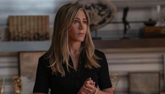 شاهد .. النجمة العالمية جينيفر أنيستون تكشف جانب مأسوي في حياتها.. ماذا قالت؟