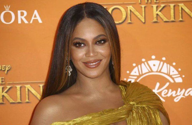 شاهد .. اتفرج.. النجمة العالمية بيونسيه ترتدي الحجاب في الدوحة