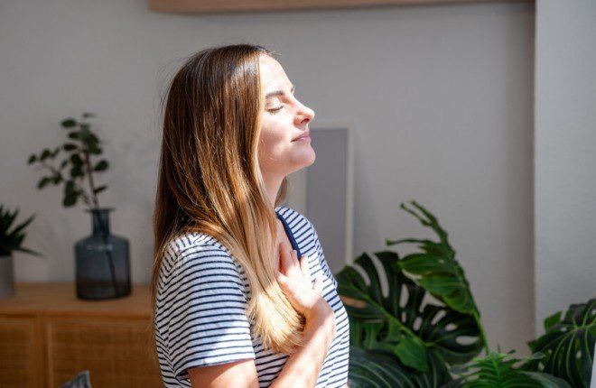 باحثون يكتشفون سر شعورنا بالراحة بعد التنهد