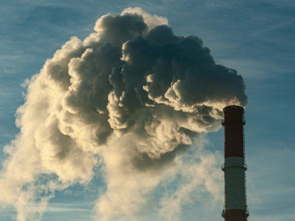 دراسة حديثة: تلوث الهواء يبطئ نمو دماغ الأطفال حديثي الولادة