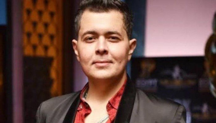 شاهد .. أخر تطورات الحالة الصحية للفنان كريم مغاوري.. بعد خضوعه لجراحة عاجلة