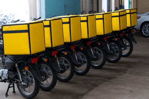 أرخص 4 تطبيقات توصيل طلبات في السعودية