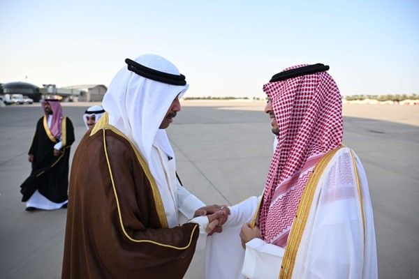 ممثل خادم الحرمين وولي العهد السعودي يصل إلى البلاد لتقديم واجب العزاء في وفاة الشيخ علي عبدالله الأحمد الجابر الصباح