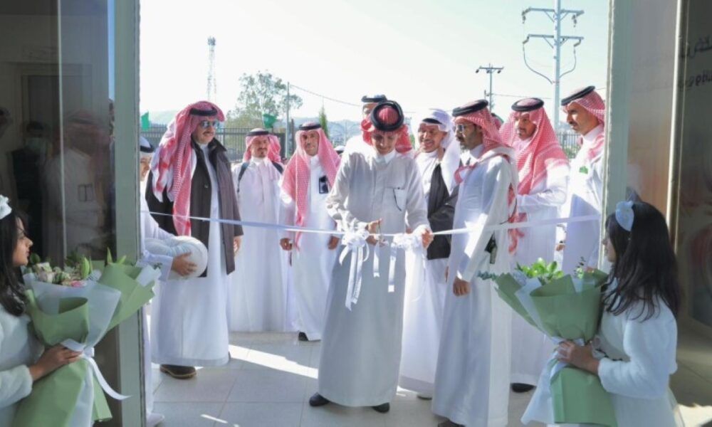 افتتاح مشاريع تنموية جديدة في عسير لخدمة السراة وتهامة