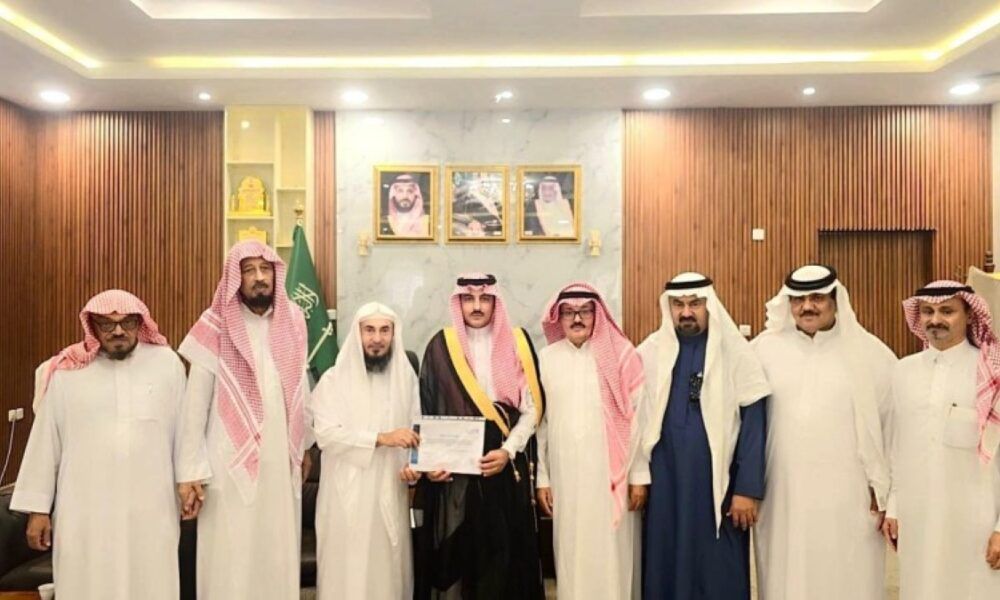 محافظ صامطة يفتتح مكتب المتقاعدين الجديد بالمحافظة