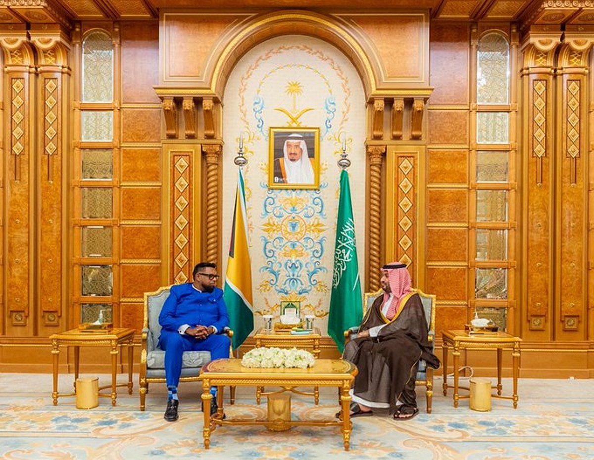 اتفرج – ولي العهد يلتقي رئيس غويانا على هامش انعقاد مؤتمر مبادرة مستقبل الاستثمار