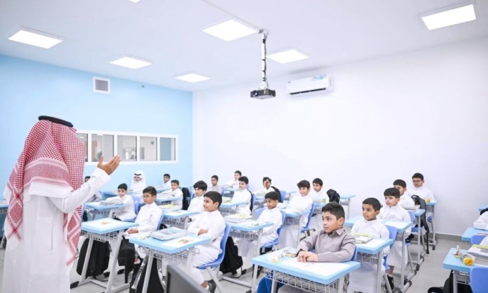 التعليم تشدد على الالتزام بمعايير الجدول في التعليم المدمج