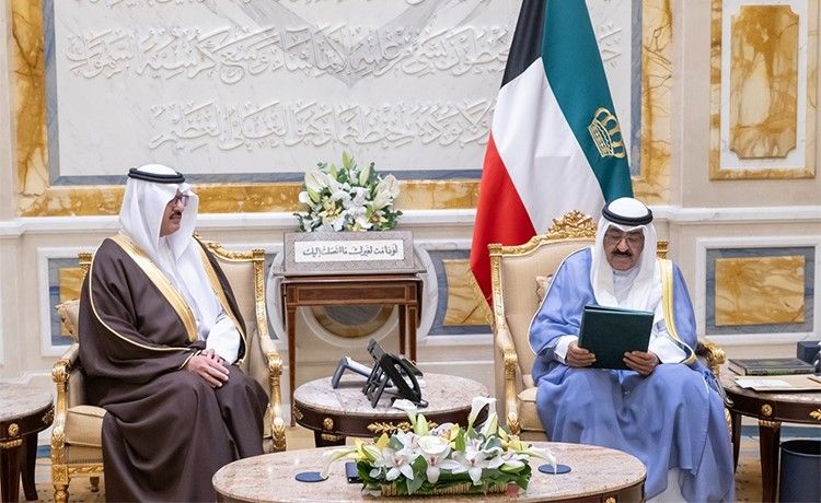 الأمير يتسلم دعوة من ولي العهد السعودي للمشاركة في "إكسبو الرياض 2030"