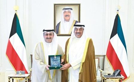 ولي العهد يستقبل رئيس «المحاسبة» وعمدة مدينة ميامي الأميركية