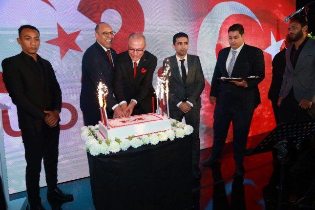 شاهد .. السفارة التركية بالقاهرة تحتفل بالعيد الـ102 لتأسيس الجمهورية التركية