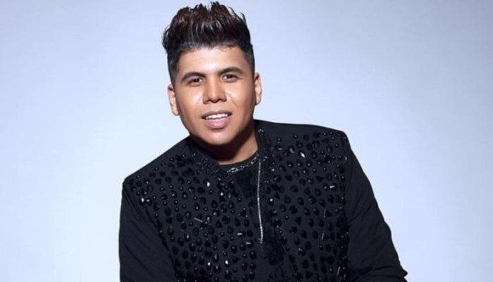 شاهد .. عمر كمال يوجه رسالة مؤثرة لمحمد فؤاد.. ماذا قال؟