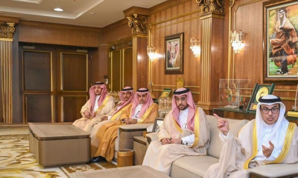 لقاء أمير جازان والرئيس التنفيذي لشركة المياه الوطنية