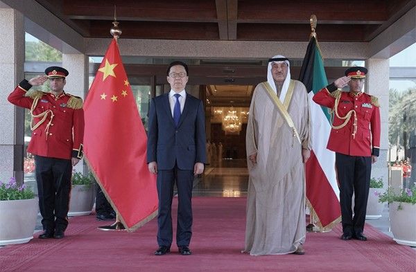 ولي العهد يستقبل نائب الرئيس الصيني بمناسبة زيارته الرسمية للبلاد