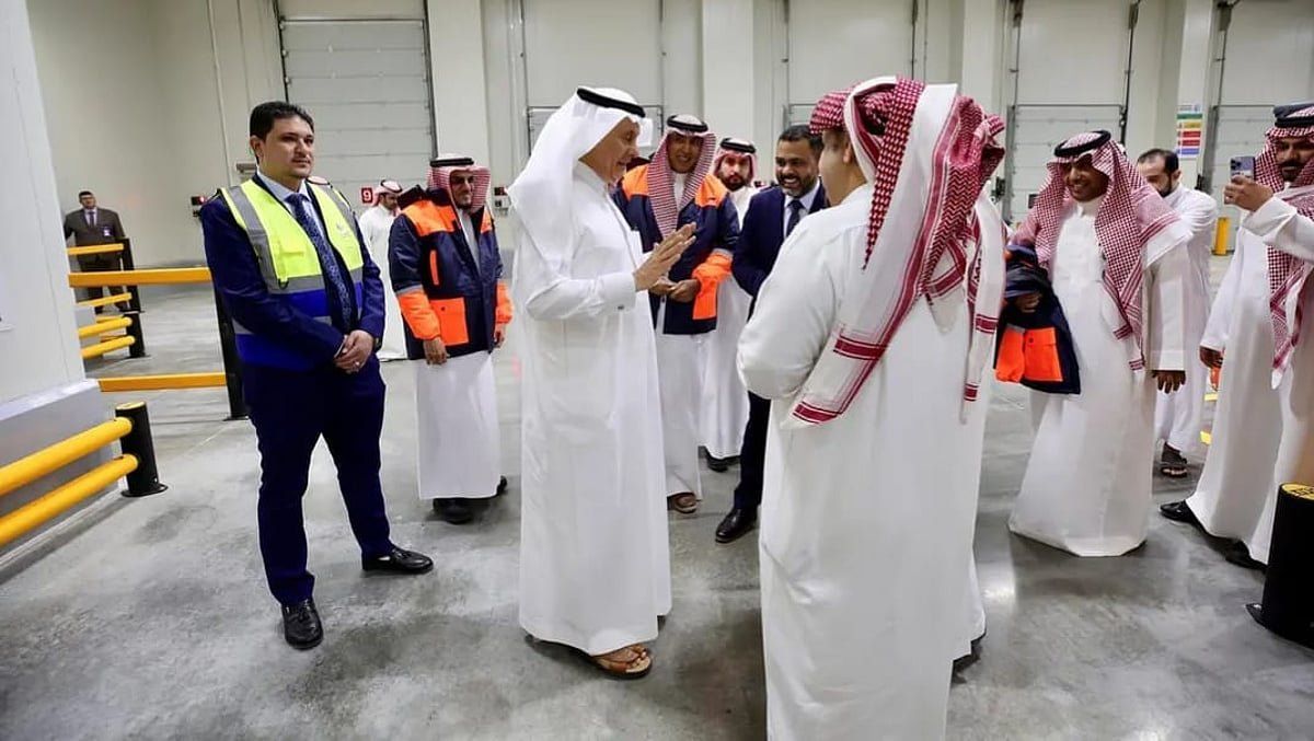 اتفرج – وزير البيئة والمياه والزراعة يزور مشروع شركة «استمر» للخدمات اللوجستية