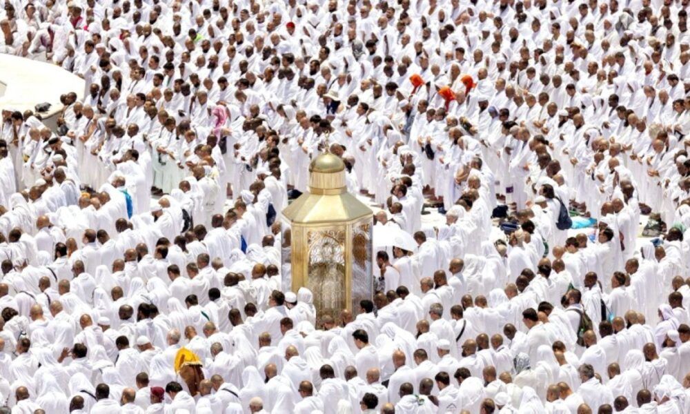 شروط رخصة خدمة المعتمرين: ضمان مليوني وخلو سوابق