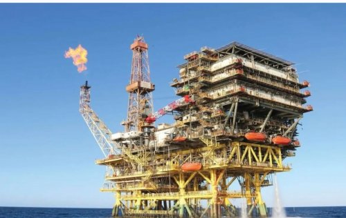 اكتشاف نفطي ضخم يغير مستقبل دولة عربية منسية ويحولها إلى قوة عظمى