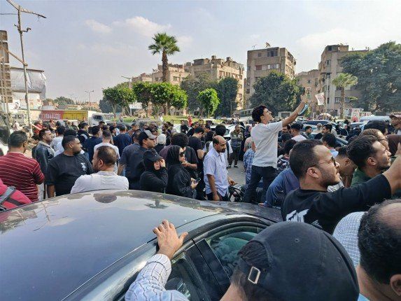 شاهد .. بالصور.. جنازة المطرب الشعبي الراحل إسماعيل الليثي