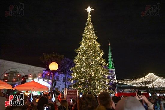 العالم هذا المساء.. مظاهرات المكسيك تشعل جدلا بسبب فيديوهات مشكوك بصحتها.. وبولندا تستقبل 2026 باحتفالات مبهجة.. أسواق الهدايا تضيء مدينة بوزنان.. ووفاة عشرات الهنود المعتمرين بحادث تصادم بطريق مكة - المدينة