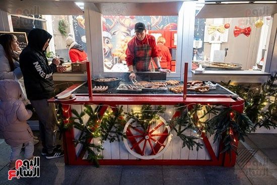 العالم هذا المساء.. مظاهرات المكسيك تشعل جدلا بسبب فيديوهات مشكوك بصحتها.. وبولندا تستقبل 2026 باحتفالات مبهجة.. أسواق الهدايا تضيء مدينة بوزنان.. ووفاة عشرات الهنود المعتمرين بحادث تصادم بطريق مكة - المدينة