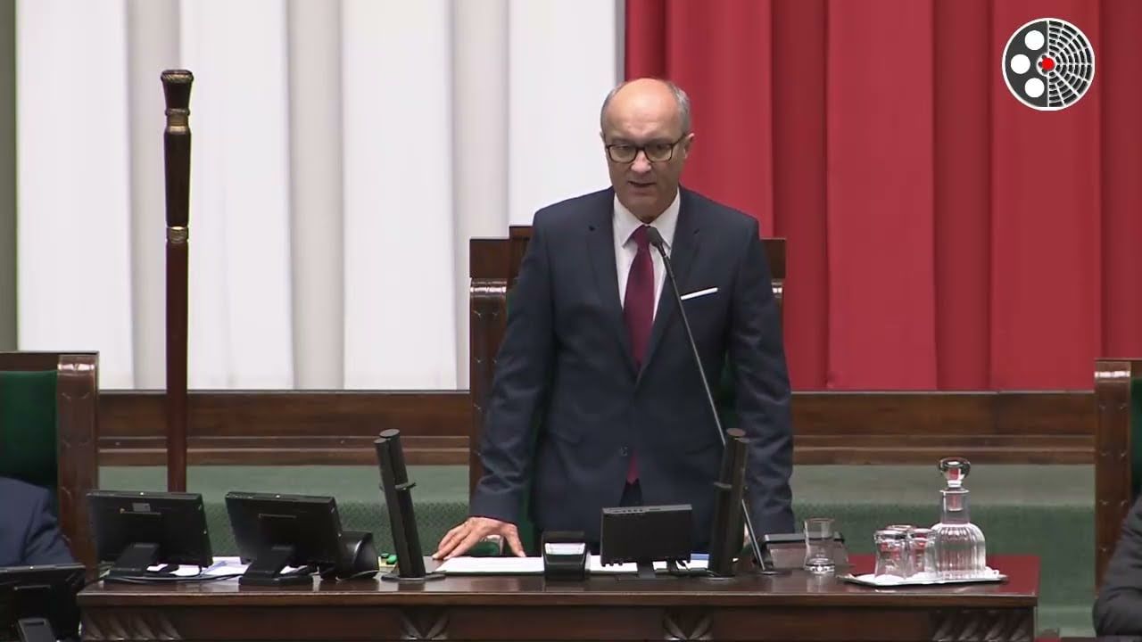 العالم هذا المساء.. ترامب يستقبل ولى العهد السعودى بالبيت الأبيض.. وثعبان ضخم يخترق سقف منزل فى ماليزيا.. انتخاب السياسي اليساري فلودزميزيرز تشارزاستي رئيسا جديدا لمجلس النواب في بولندا.. صور وفيديو