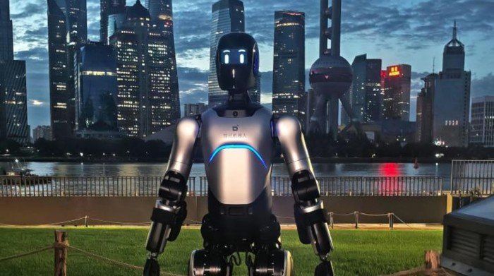 انجاز صيني جديد.. روبوت يسجل رقما قياسيا عالميا بقطع 106 كم مشيا