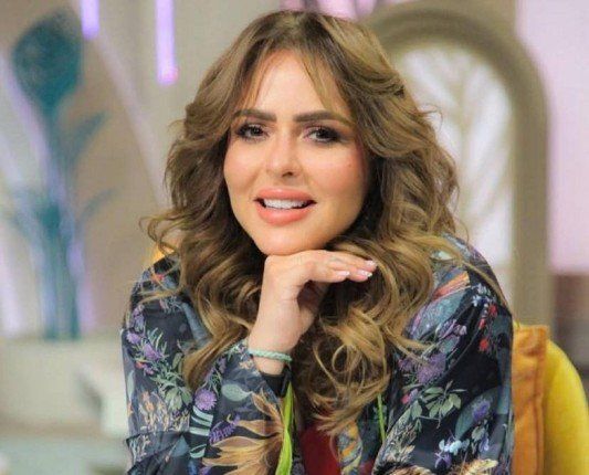 شاهد .. تأجيل أولى جلسات محاكمة مها الصغير بتهمة سرقة لوحات فنية لـ27 ديسمبر