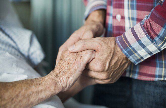 اكتشاف سر طبي جديد.. الاتصال الجسدي الحميم قد يسرّع التئام الجروح!