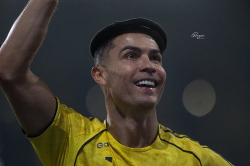 لم يكتفي بالهدف الجميل.. كريستيانو رونالدو يستغل حماس الجماهير في ملعب الاول بارك ويعبر عن حبه للسعودية بطريقته الخاصة