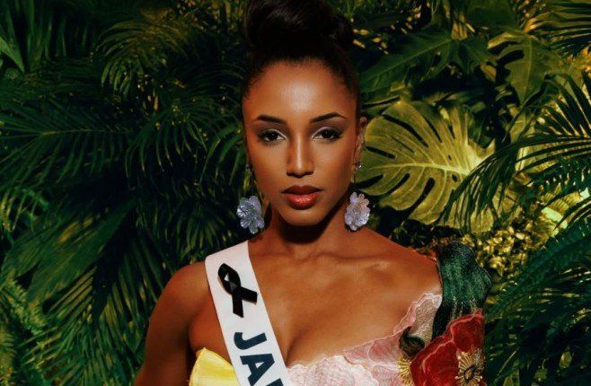 شاهد .. إصابة ملكة جمال جامايكا بعد سقوطها بمسرح مسابقة ملكة جمال الكون