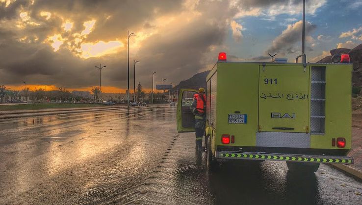 تحذيرات الدفاع المدني من أمطار رعدية وسيول على مناطق المملكة