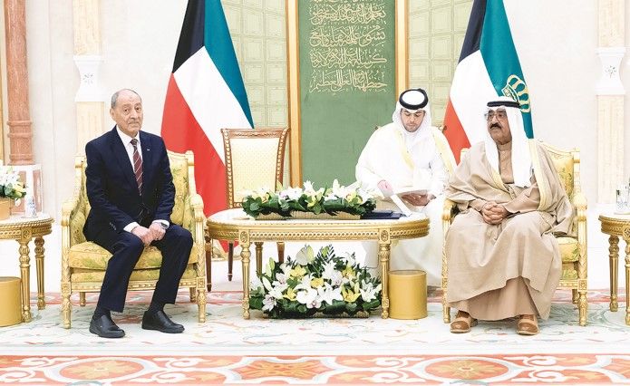 بالفيديو.. الأمير تسلَّم أوراق اعتماد سفراء الجزائر وكازاخستان والأرجنتين وكندا وجيبوتي