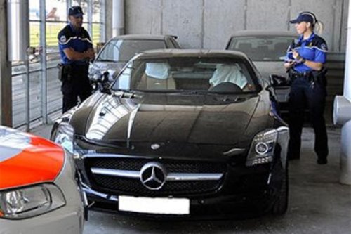 قيمتها مليون دولار.. سائق سيء الحظ يحصل على أغلى مخالفة مرورية في العالم