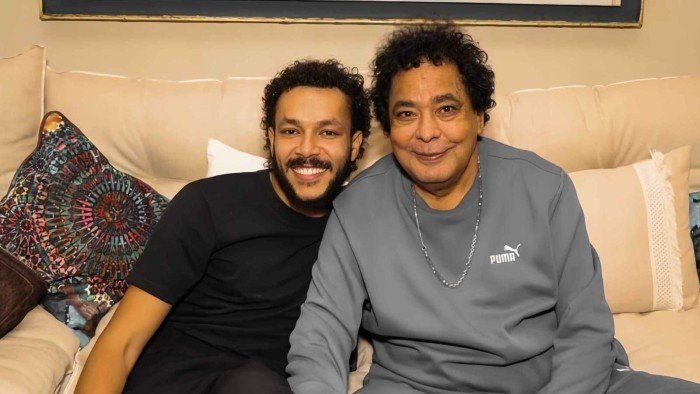 شاهد .. محمد منير وويجز يحييان حفلا غنائيًا مشتركا في دبي.. هذا الموعد